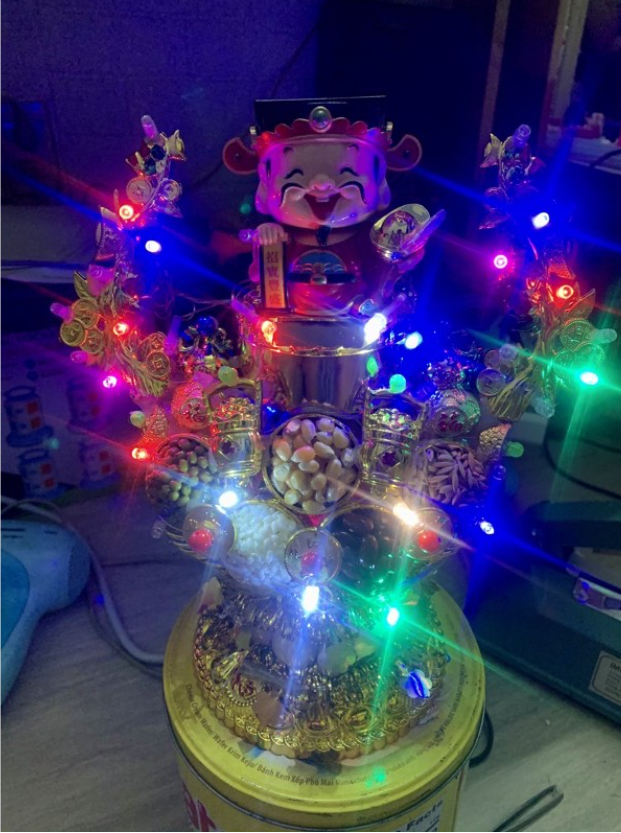 Tháp tỏi- Thần Tài năng lượng có đèn