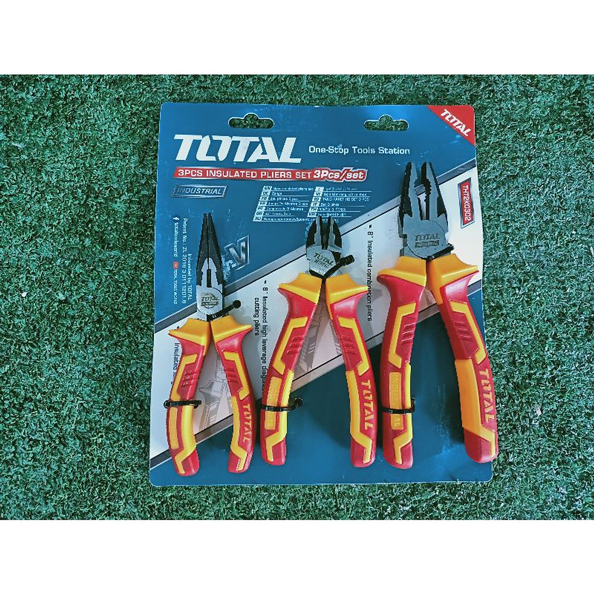 Bộ 3 kìm cách điện total tht2k0302