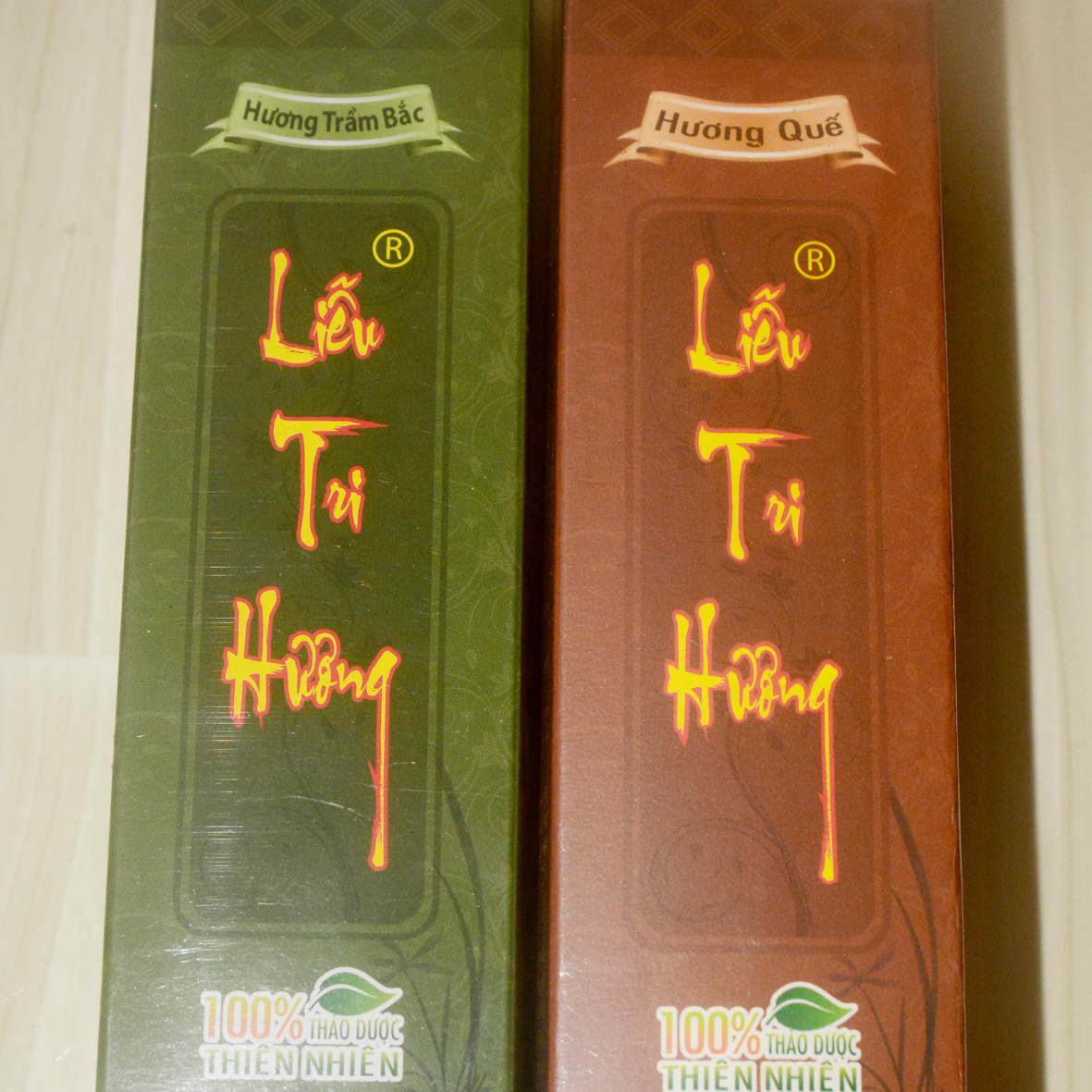 Nhang thảo dược Liễu Tri Hương Hộp 200 cây dài 20cm