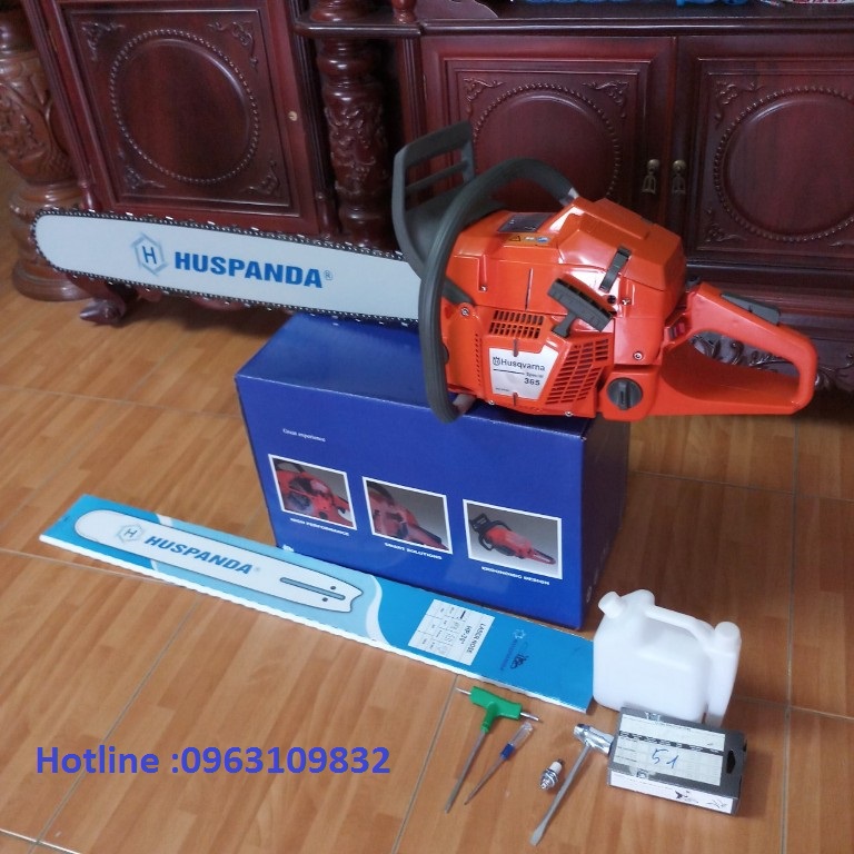 Máy cưa xích chạy xăng Hu 365 đủ bộ lam xích 50 cm có giá tốt ,dùng cho các bác thợ khai thác cắt xẻ gỗ làm vườn ,làm trang trại .v..v