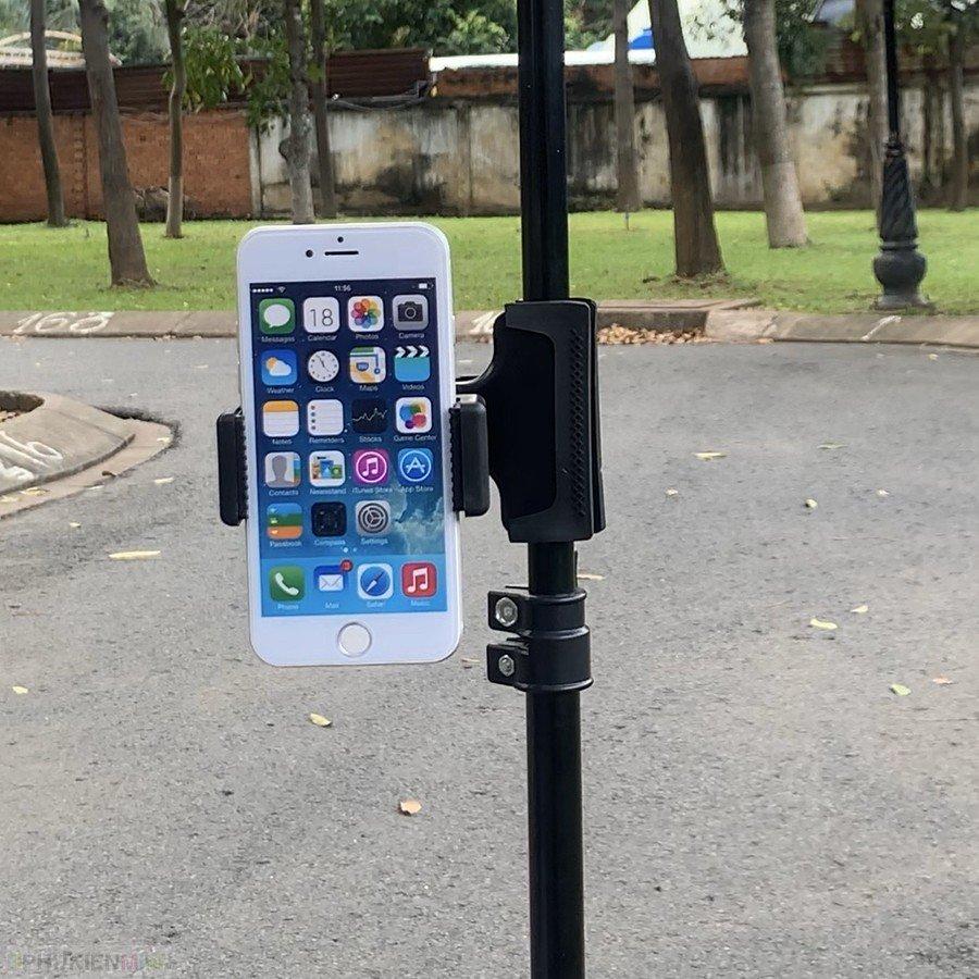 Kẹp điện thoại đa năng kẹp vào thân tripod / giá đỡ 3 chân hoặc vào bàn ghế cửa kính hỗ trợ livestream chụp ảnh quay video nhiều máy
