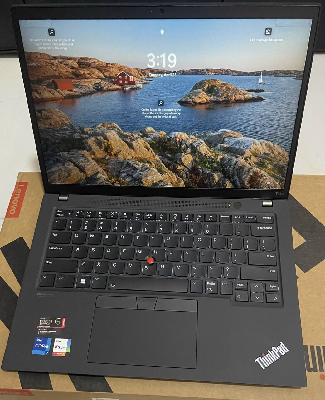 Laptop lenovo thinkpad t14s gen 3, core i7 1260p, 16gb ddr5 4800mhz, ssd 512gb,14 inch full hd chống chói, bh 24 tháng gói pro của hãng lenovo.