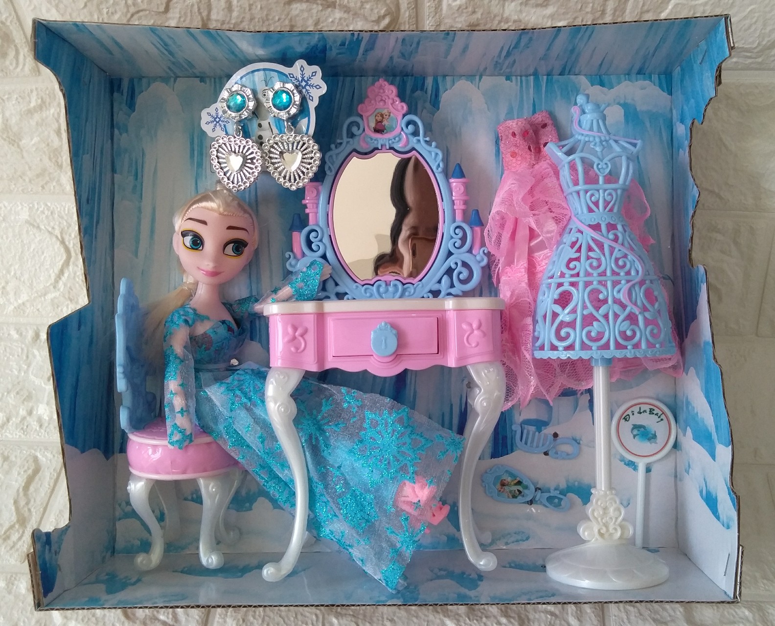 Búp bê elsa trang điểm