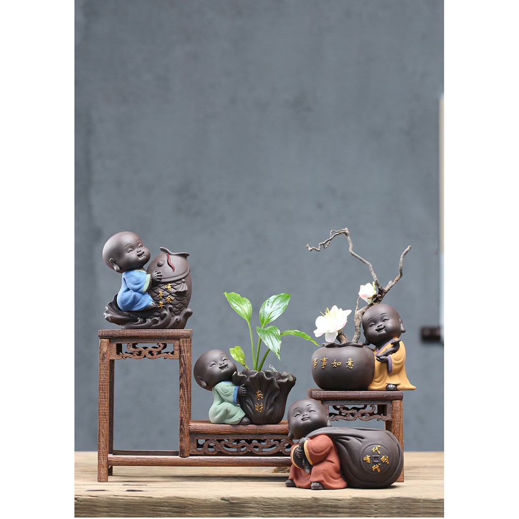 Tượng chú tiểu và chậu gốm cầu phúc 02