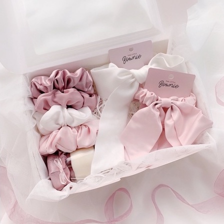 Set quà tặng nơ và nến thơm the little bownie