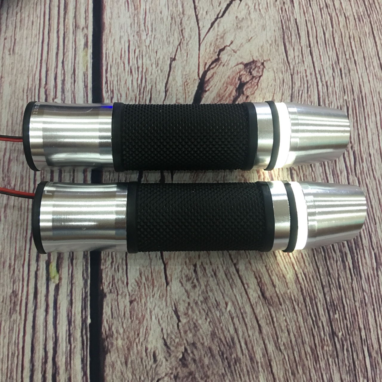 (XẢ KHO )  Tay  nắm  xe máy:Exciter, Winner, Wave, Nouvo, AB, Sirius,/ ( gù xéo  xe máy -giao mẫu ngẫu nhiên