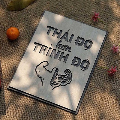 Tranh gỗ truyền cảm hứng "Thái độ hơn trình độ"