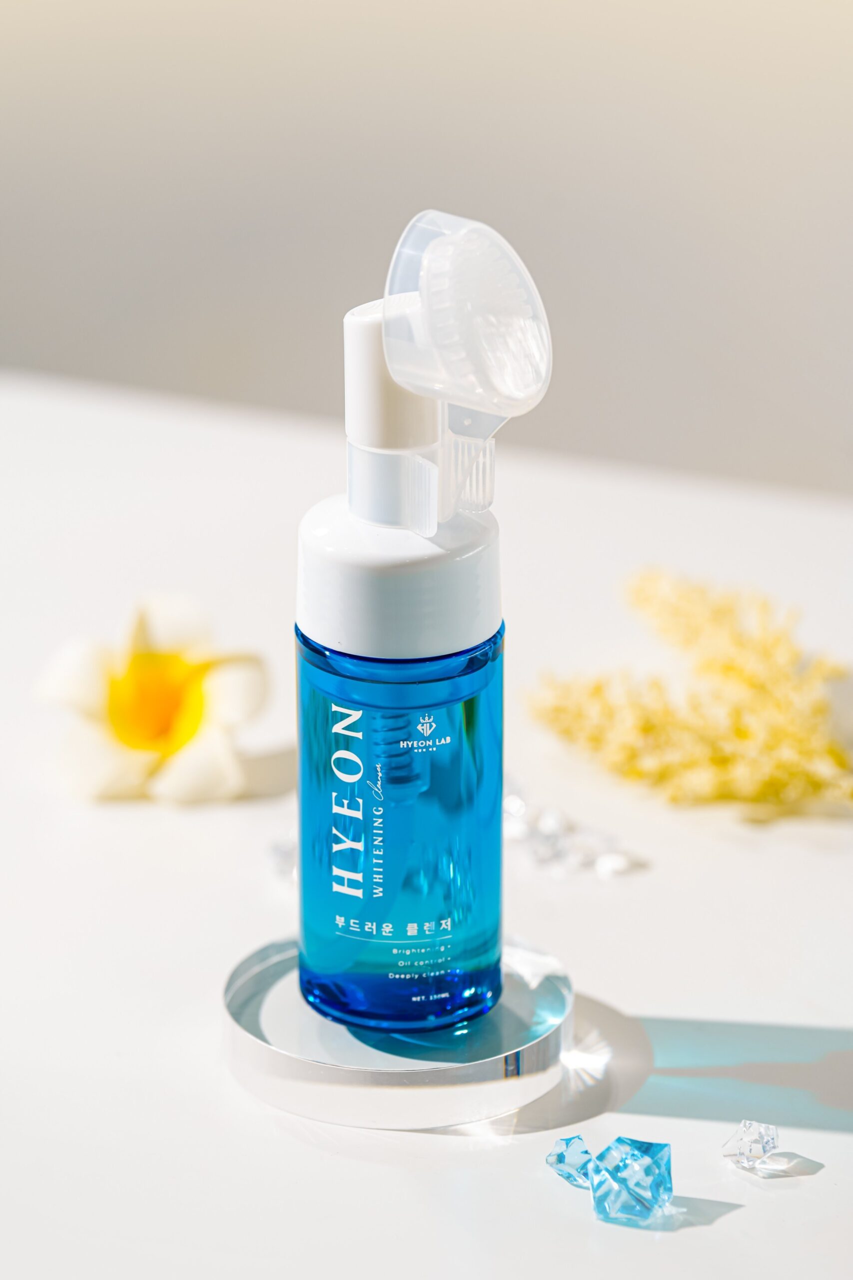 Sữa rửa mặt hyeon whitening cleanser , làm sạch sâu, sáng da tự nhiên cho da luôn mền mịn, dành cho mọi làn da