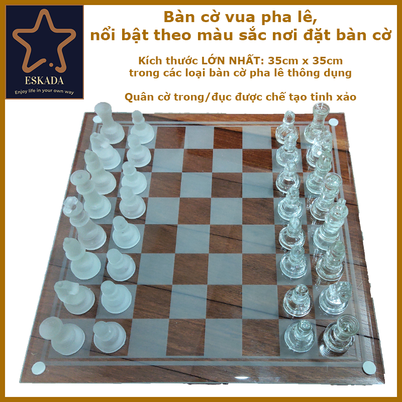 Bàn cờ vua cao cấp thủy tinh pha lê, kích thước 35cm x 35cm / Glass crystal luxury chess, 35cm x 35cm size