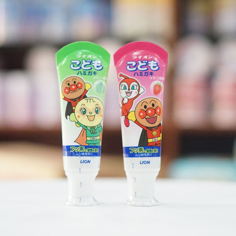Kem Đánh Răng nuốt được Lion cho bé Nhật