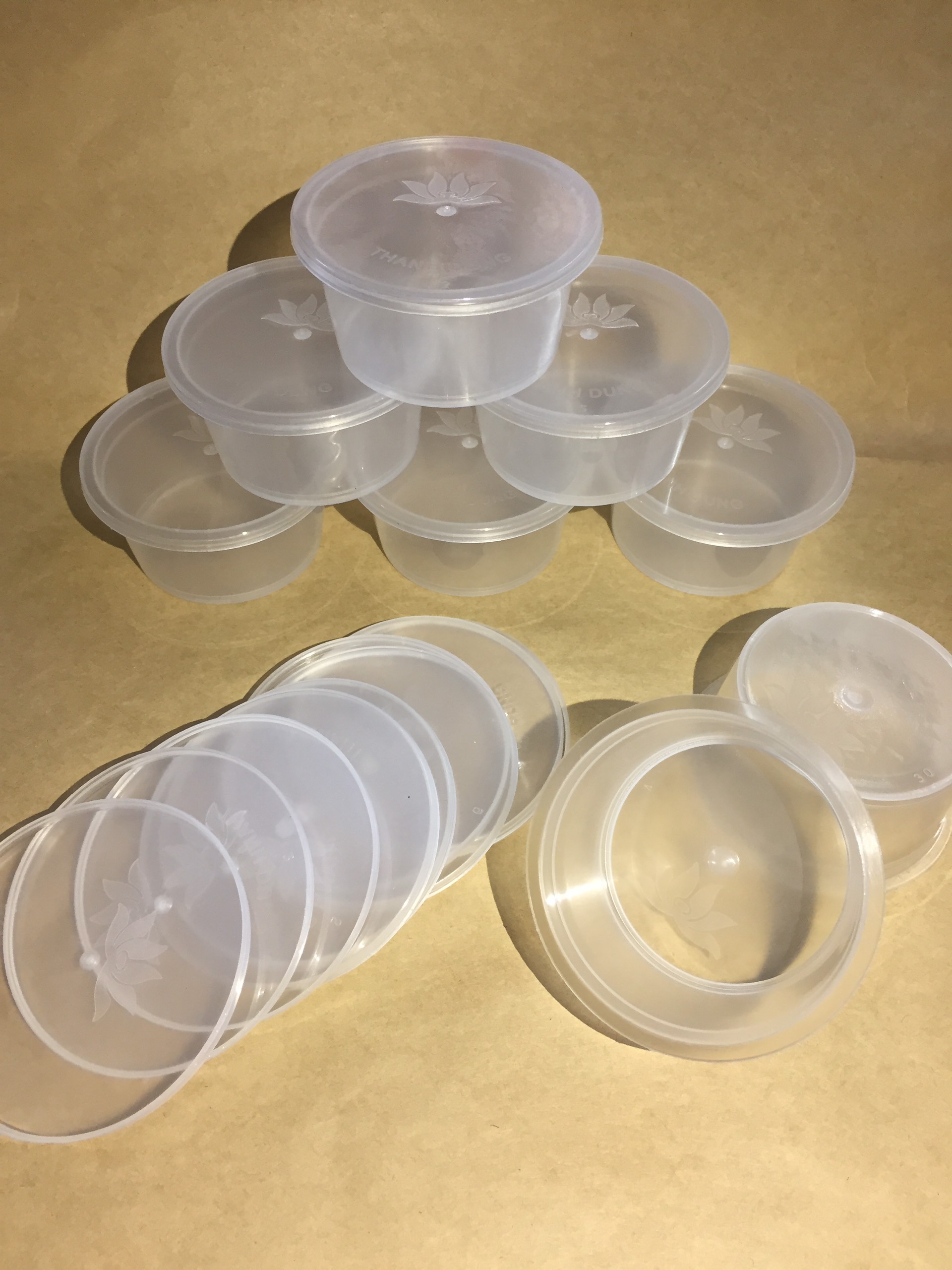 50 Hộp Nhựa Tròn Làm Caramen Thanh Dung - Hàng Việt Nam - Có Nắp 6.5*3.2cm