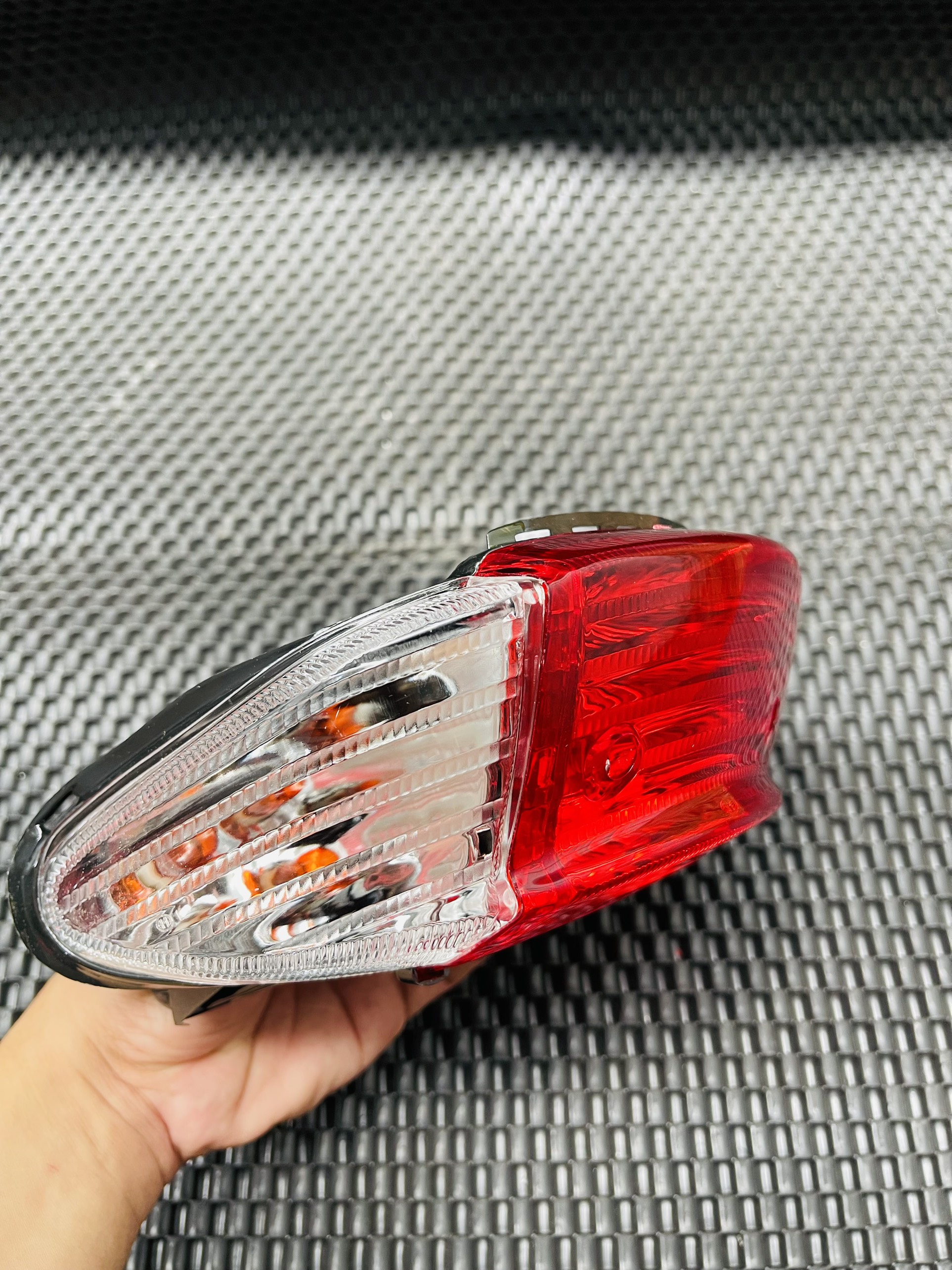 Đèn hậu xe máy, Đèn đuôi xe wave alpha, wave anpha 110, wave Z hàng HMA chính hãng.