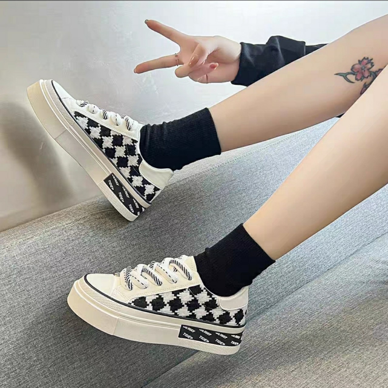 Giày thể thao nữ giày sneaker nữ đế cao 3cm chất vải dạ kẻ ô vuông