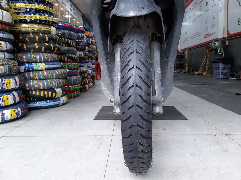 Vỏ michelin 80/90-14 pilot street 2