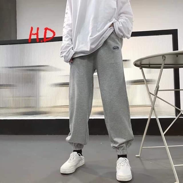 Quần nữ in logo spun