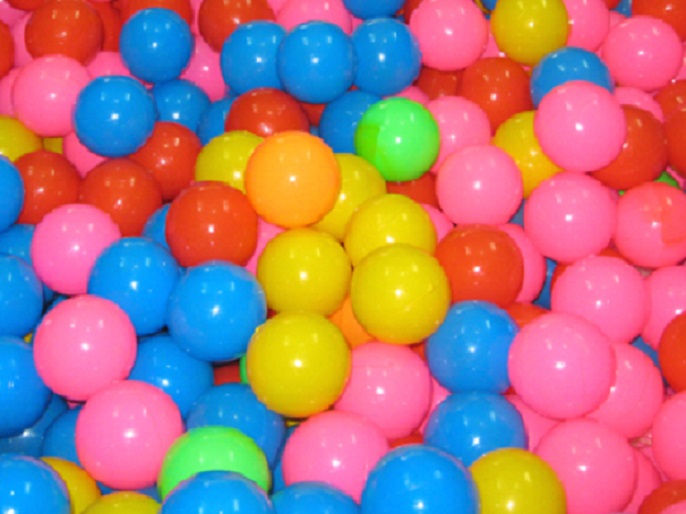 Túi 50 Quả Bóng Nhựa Cho Bé Vui Chơi BBT Global nhiều kích thước sắc màu - nha bong banh nhua tre em cho be