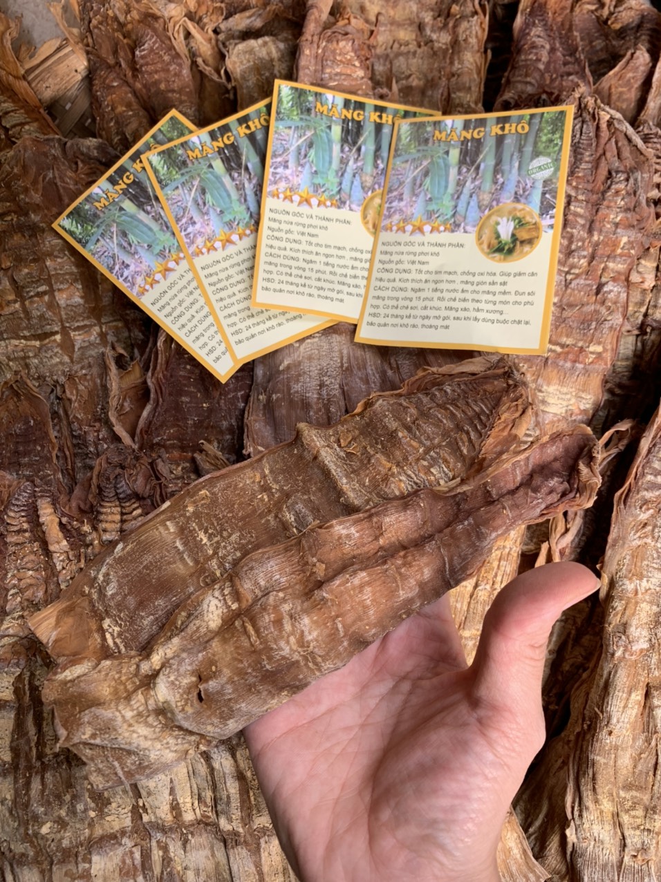 Măng rừng khô (500g), măng khô, hàng loại 1, măng bẹ, không ngâm tẩm hóa chất, hàng chất lượng, thơm ngon, giòn, không sơ, bổ dưỡng, nấu ăn là thích