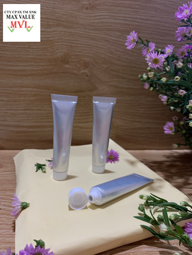 Tuýp, lọ chiết mĩ phẩm, dầu gội - màu bạc anh kim - nhỏ gọn,tiện lợi - dung tích 15ml - bao gồm nắp vặn