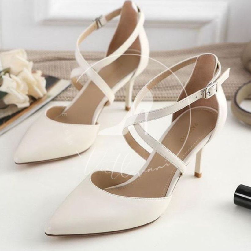Giày cao gót nữ vietlavani vnkc30 gót nhọn cao 9cm, dây đan chéo, màu đen và trắng