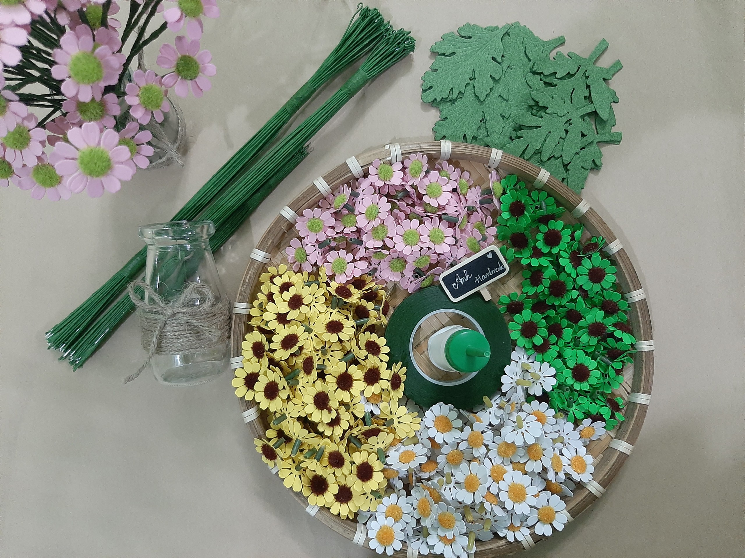 Set nguyên liệu làm 50 bông cúc Tana bằng giấy mỹ thuật