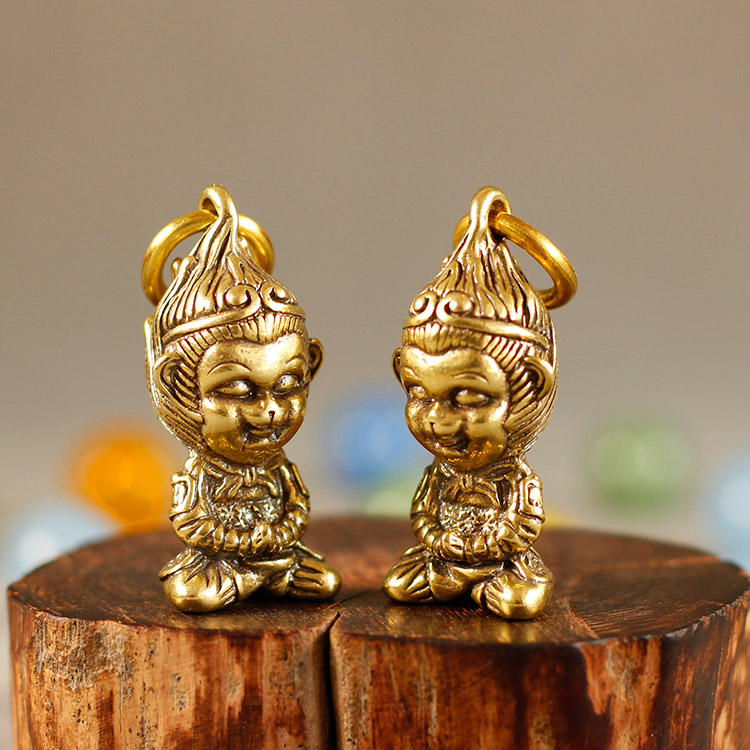 Tượng đồng thau hình tôn ngộ không - móc khóa - kích thước: 3.4 x 1.6cm