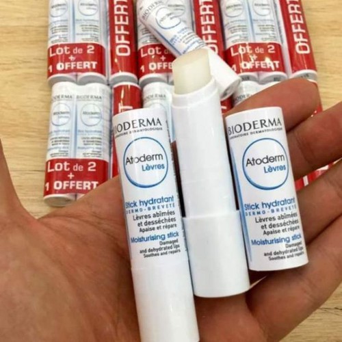 Son dưỡng môi Biodema