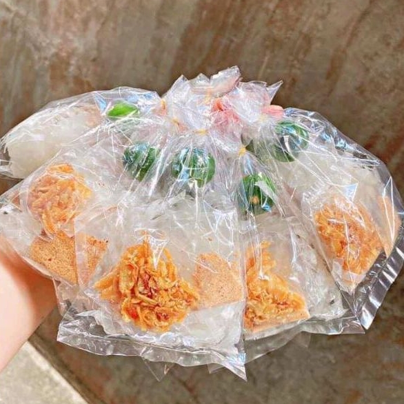 Xâu bánh tráng muối hành phi - xâu 10 bịch bánh tráng phơi sương