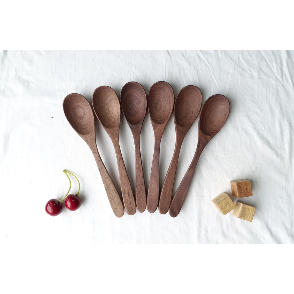 Thìa gỗ ăn cơm, ăn chè, ăn cháo cán dài 18 cm x 3.7 cm gỗ óc chó