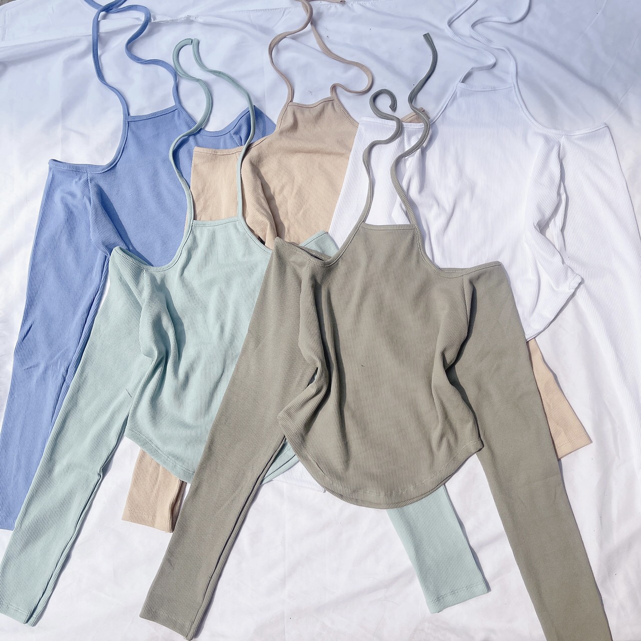Áo nữ croptop tay dài cổ yếm rút dây nhiều màu cực xinh cho cô nàng năng động