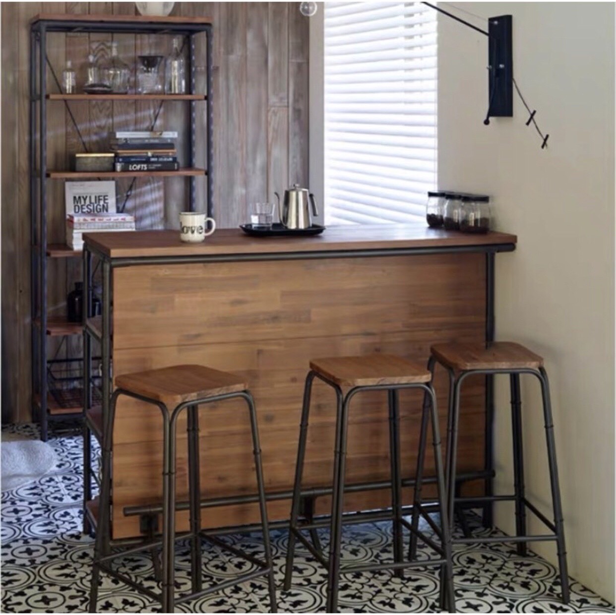 [Xuất Khẩu] GHẾ QUẦY BAR cho quán cafe nhà hàng phong cách Âu Mỹ - Ghế đôn tròn chân cao gỗ keo chân sắt sơn tĩnh điện