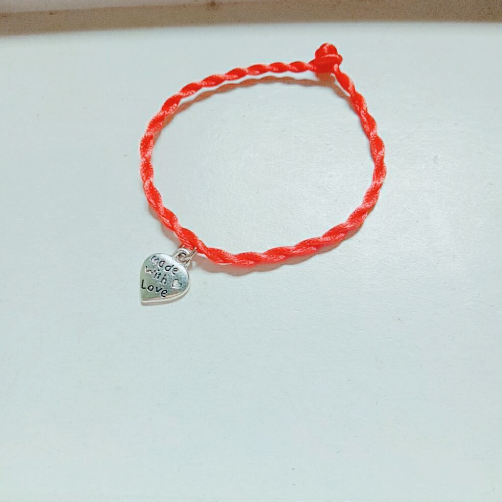 Vòng tay chỉ đỏ may mắn kèm mặt hình trái tim (ảnh thật)