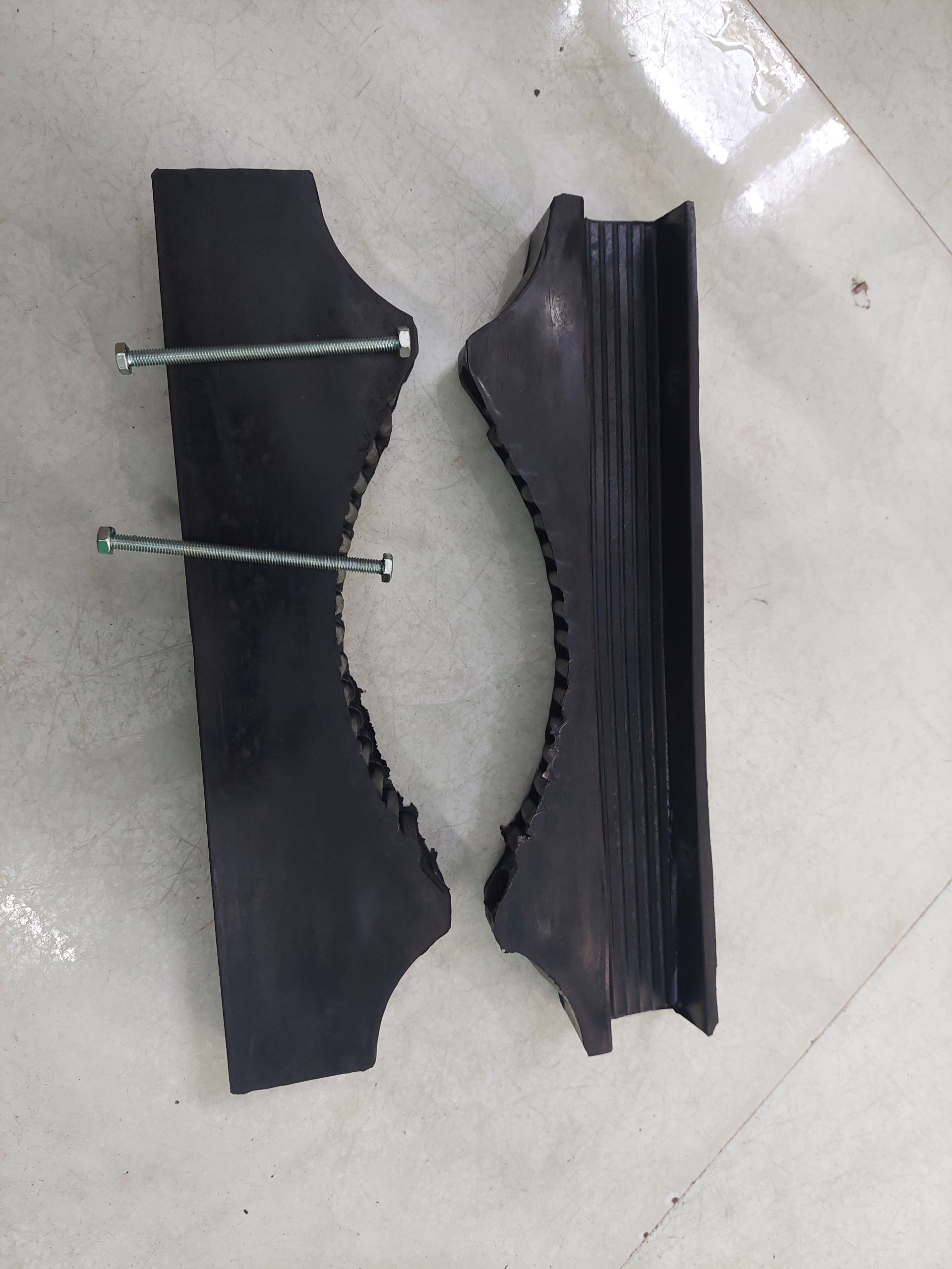 Ốp chống trượt thang nhôm rút đơn