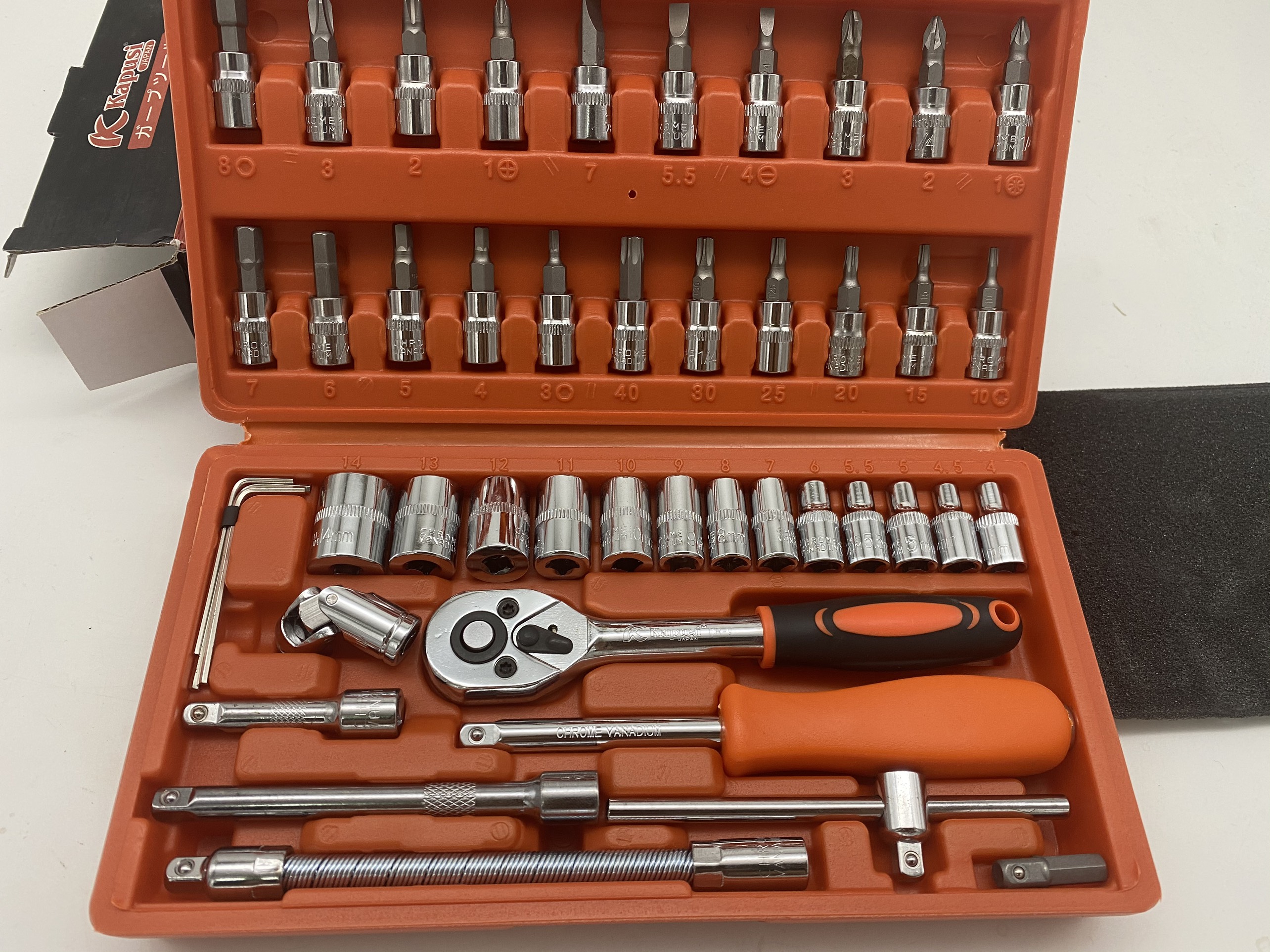Bộ tuýp đồ nghề Kapusi 46 món - Thao tác nhanh với cần tự động đổi khóa chiều xoay dễ dàng. Được sản xuất với chất lượng tốt với thương hiệu KAPUSI có tiếng của NHẬT BẢN.