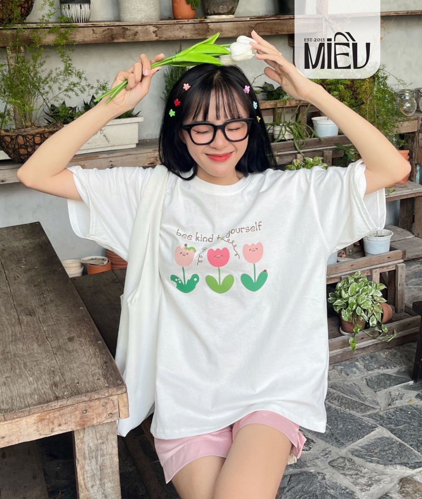 Áo thun in hình Bee Kind To Yourself chất vải dầy dặn Miều TM26