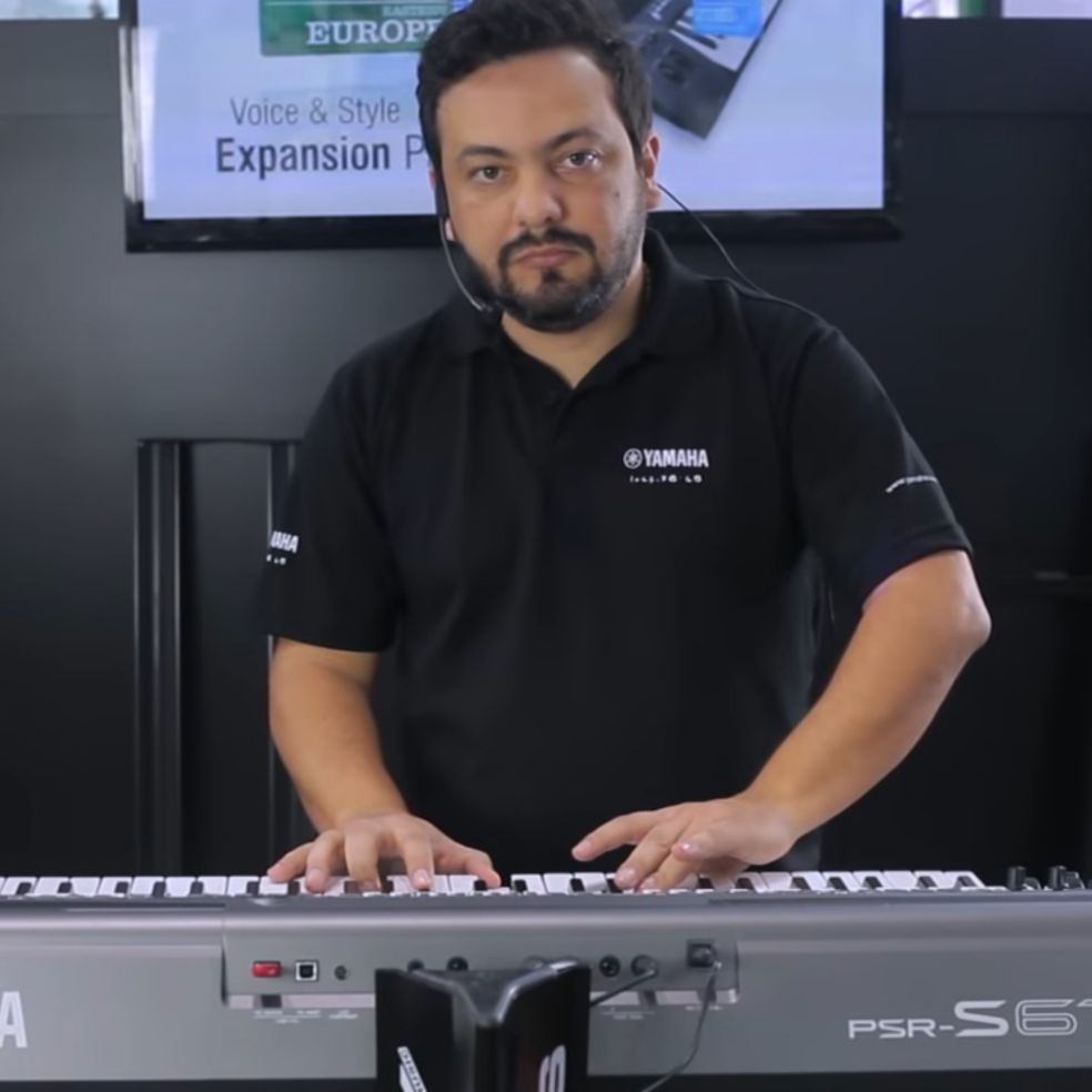 áo nhạc công, sự kiện