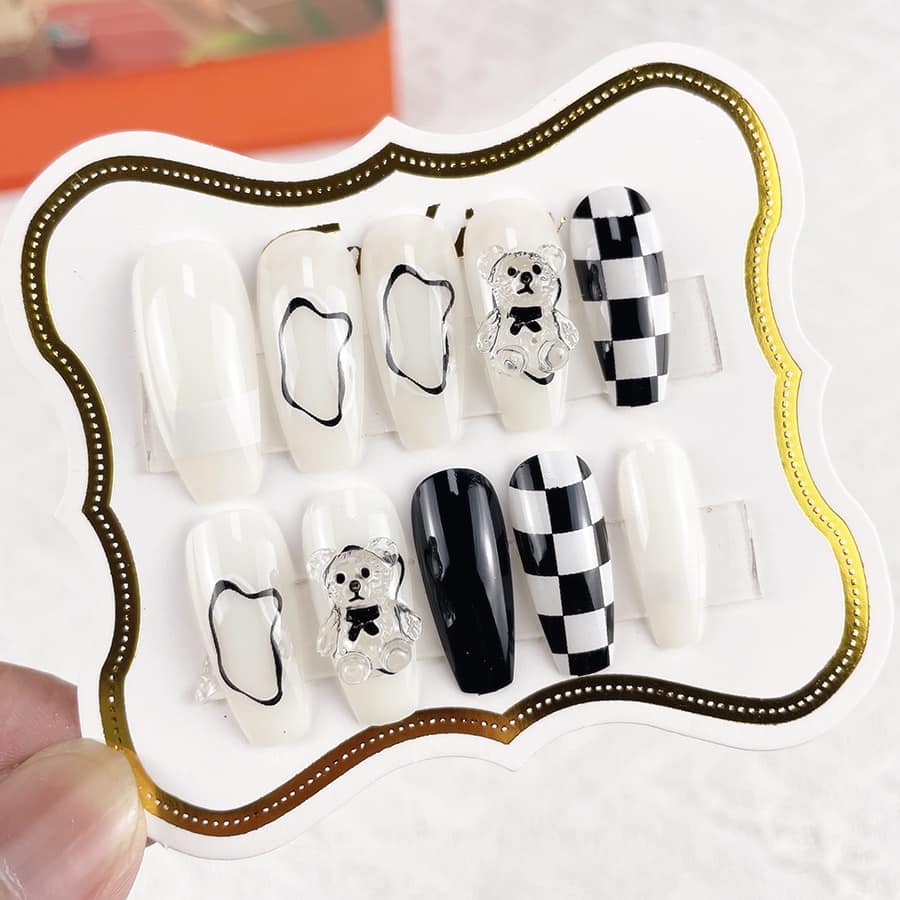 Hộp 24 Móng tay giả , nail giả A126, móng nhọn (Tặng keo dán móng tay )