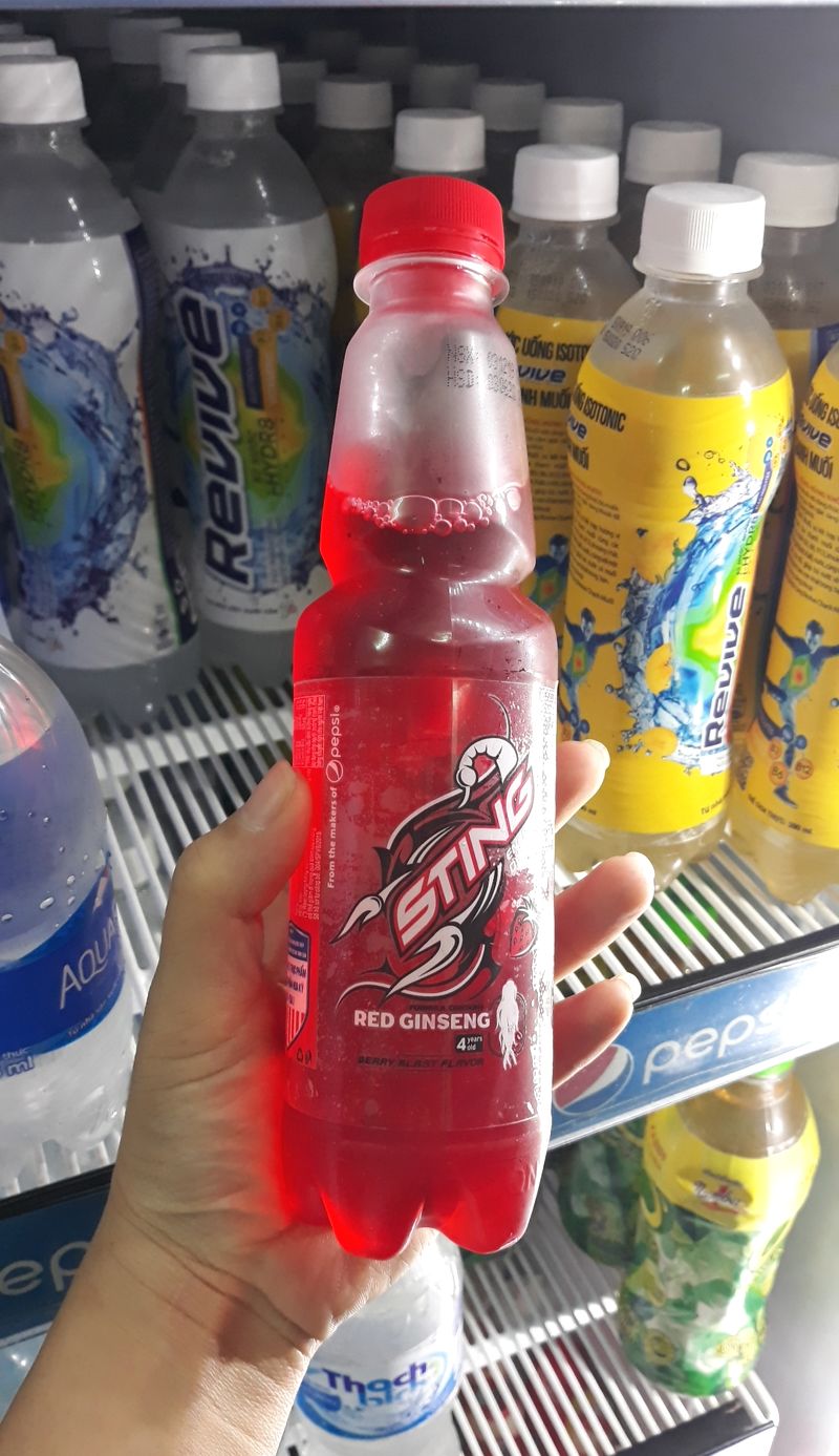 1 Lốc Nước Uống tăng Lực Có Ga Sting Vị Dâu Chai Nhựa 6c x 330ml- B072