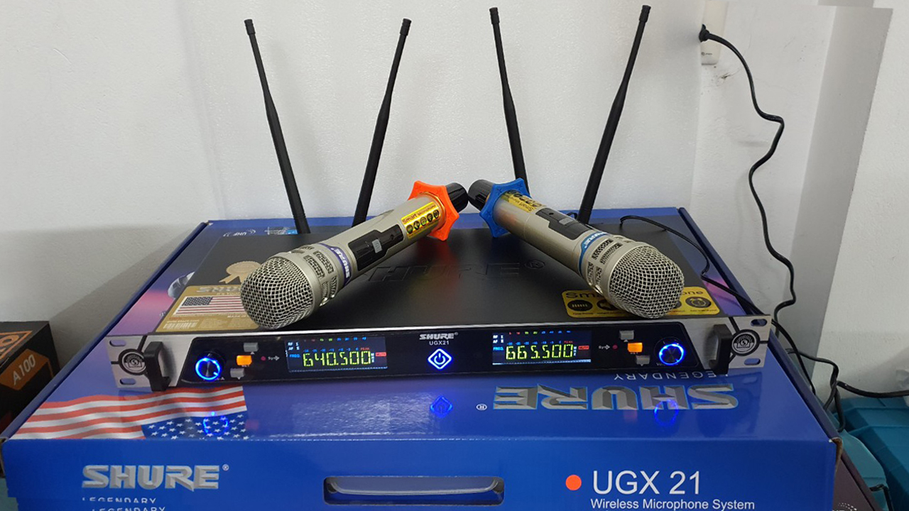 Micro không dây Shure UGX21- 4 anten TỰ NGẮT Hàng loại 1