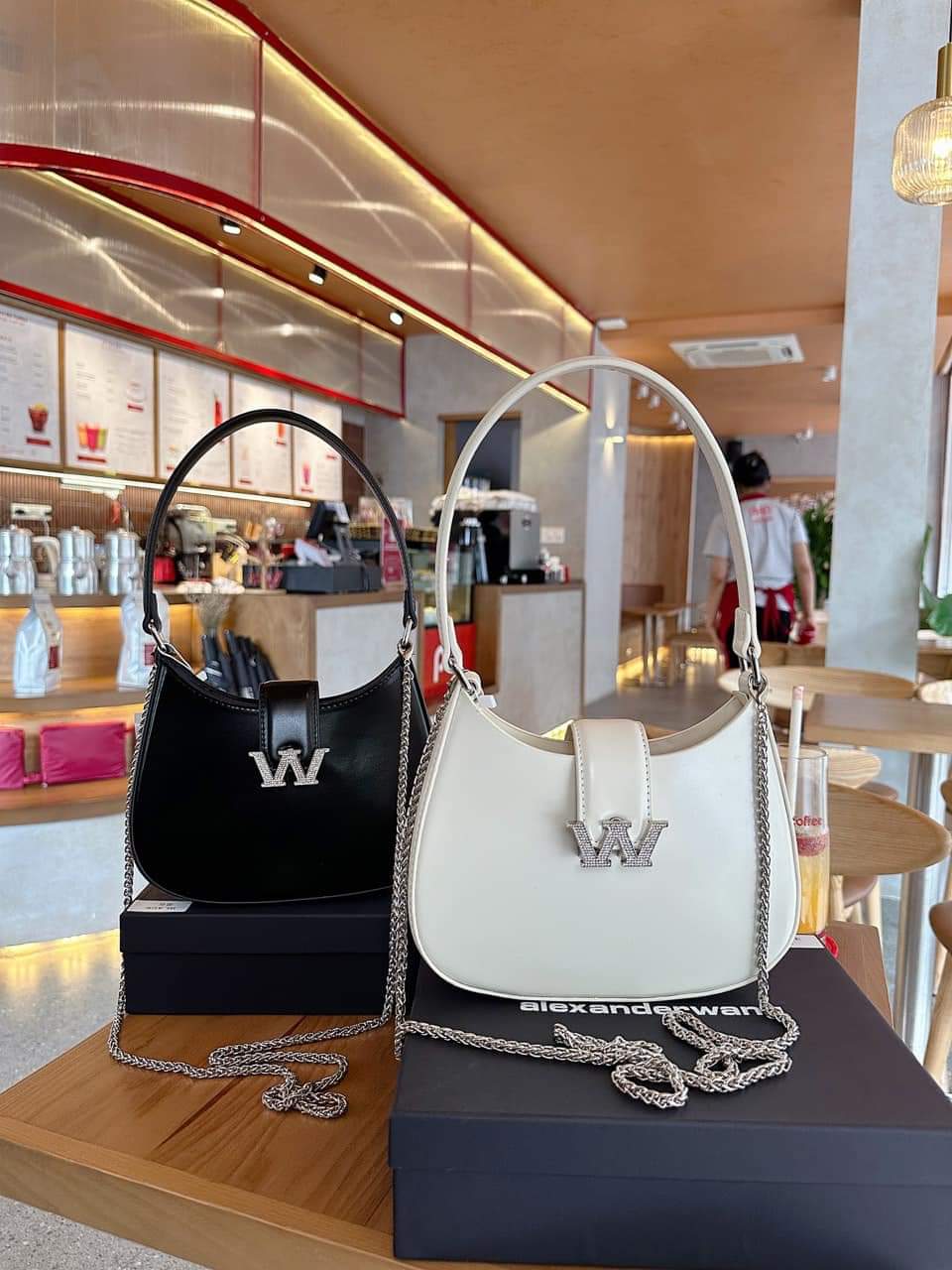 Túi Alexang.der Wan.g Bán Nguyệt Size 22cm Fullbox
