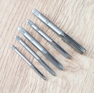 Bộ dụng cụ 5 cây vít taro ren trong size m3,m4,m5,m6,m8