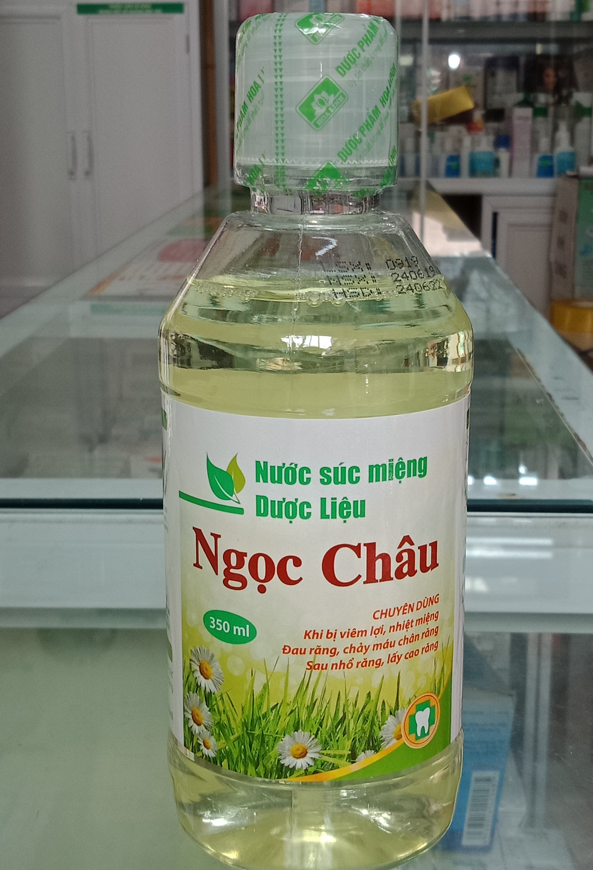 Nước súc miệng dược liệu Ngọc Châu chuyên dùng khi nhiệt miệng, viêm lợi, đau răng ( Chai 250ml)