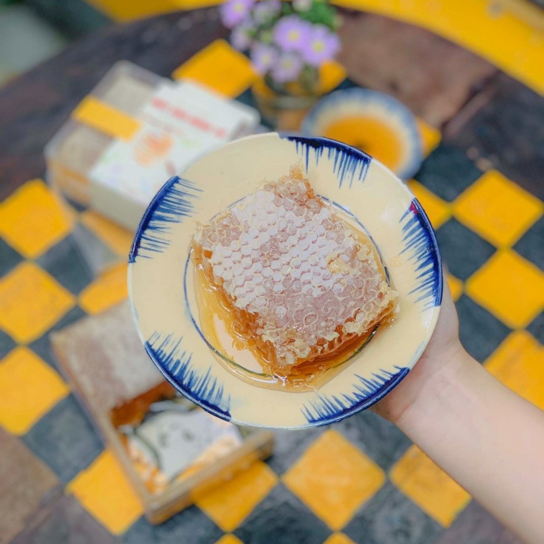 Mật ong bánh tổ làng an nhiên 500g