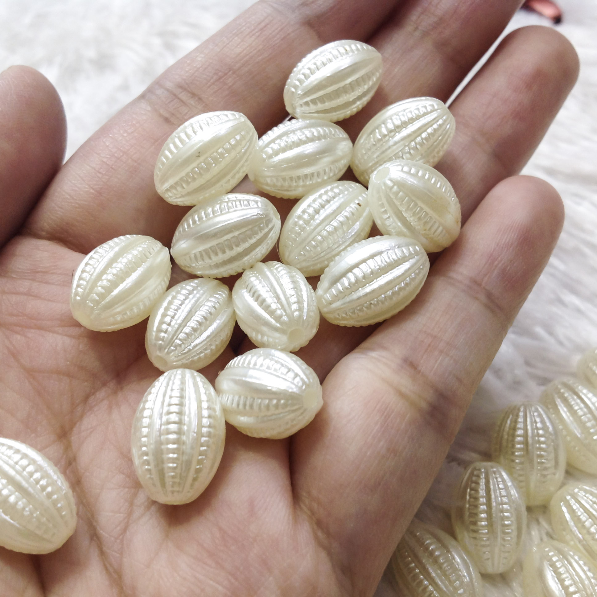 Hạt cườm ngọc trai nhựa dài con nhộng dễ thương hạt xỏ vòng hình bầu dục dùng làm trang sức trang trí thủ công [GÓI 3 HẠT]