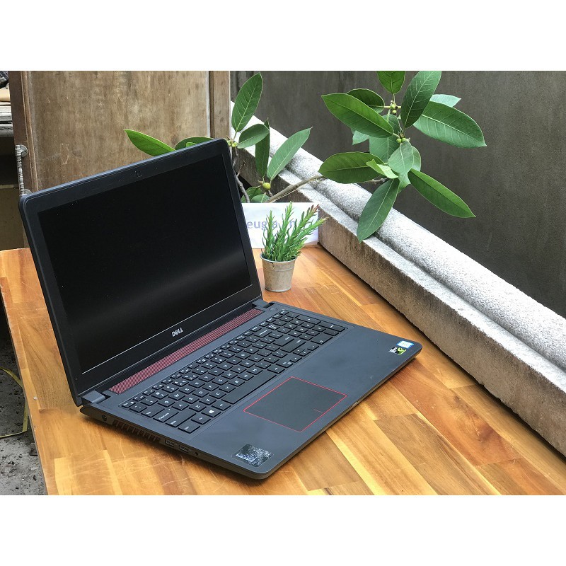 Laptop cũ dell inspiron 5577 i7-7700hq, ram 8gb , ổ cứng ssd128g+1tb , vga rời gtx1050 -4gb , màn hình 15.6 fhd