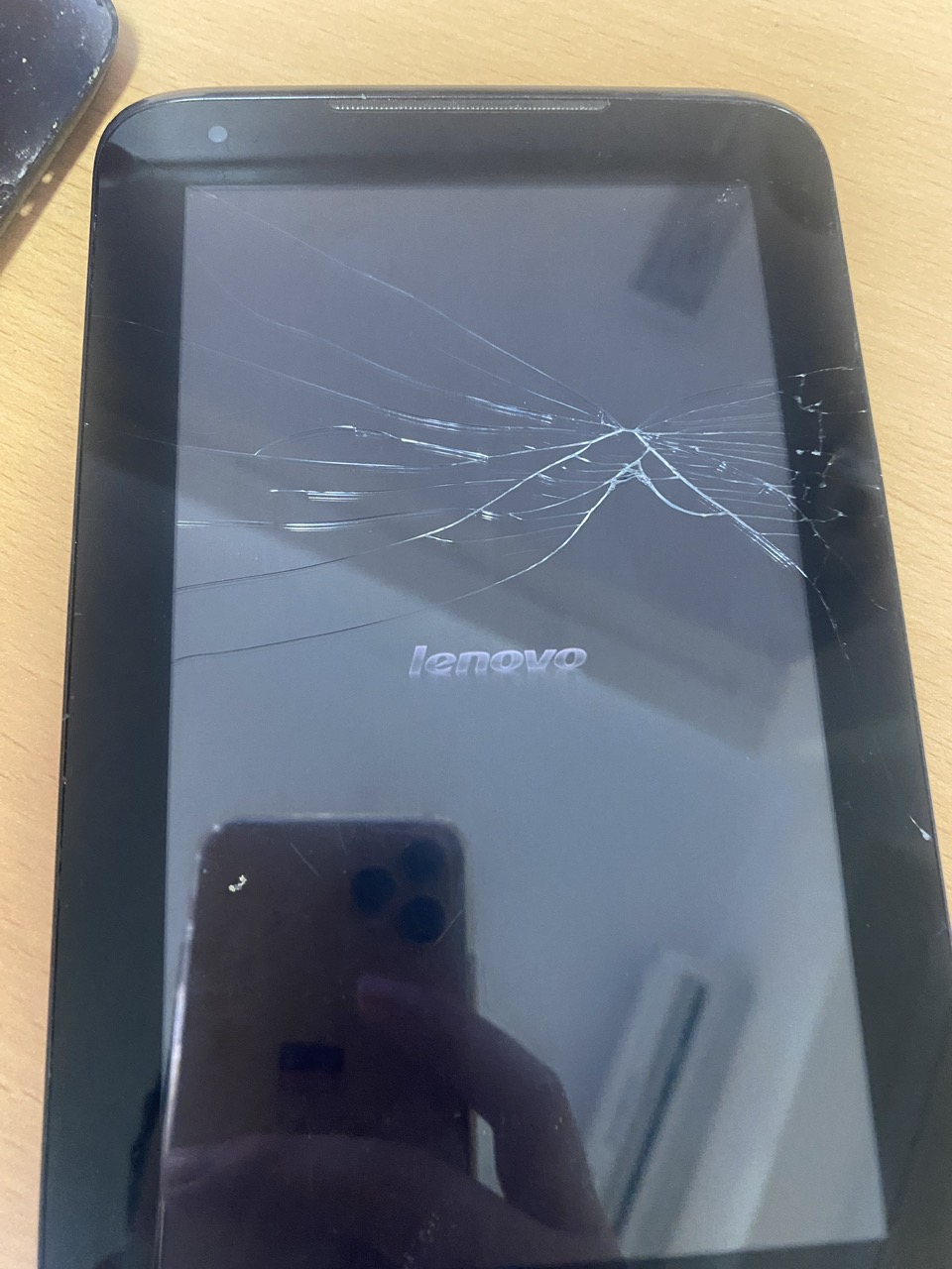 Xác máy tính bảng Lenovo còn nguyên zin hoạt động tốt, bị treo logo