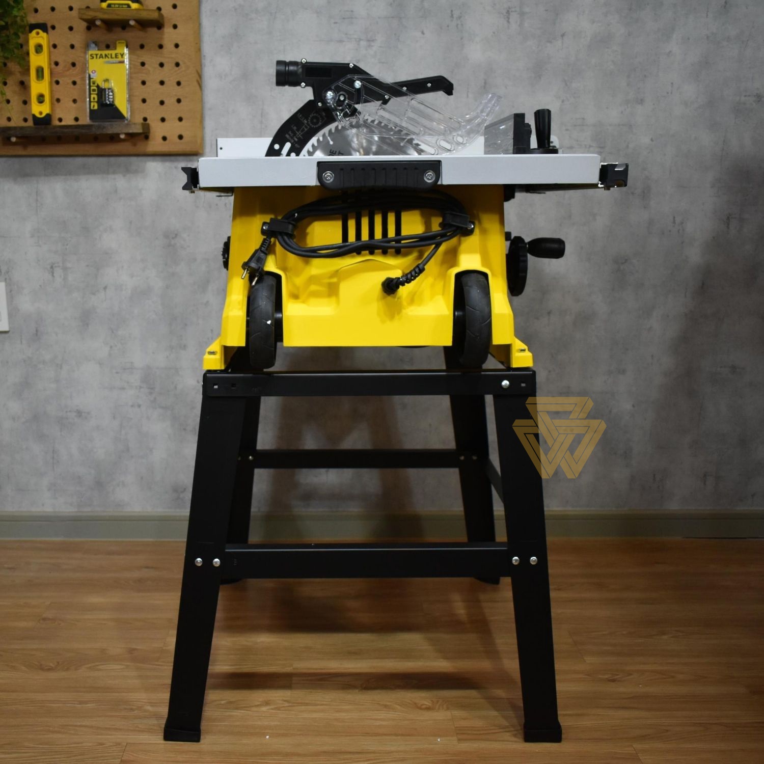 Máy cưa bàn 1800w stanley sst1801