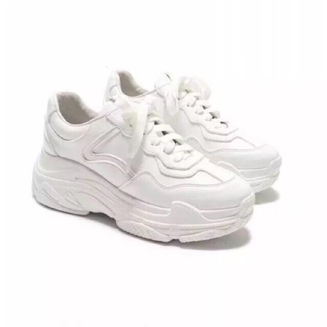 Giày thể thao viền số 7 white