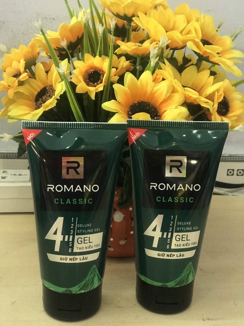 Gel tạo kiểu tóc Romano Classic 150g