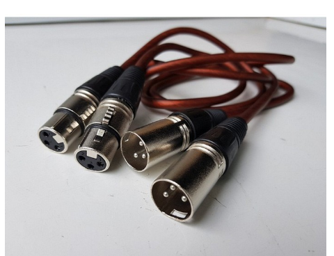 2 sợi dây Canon loại 0.8 cm dùng kết nối vang đẩy
