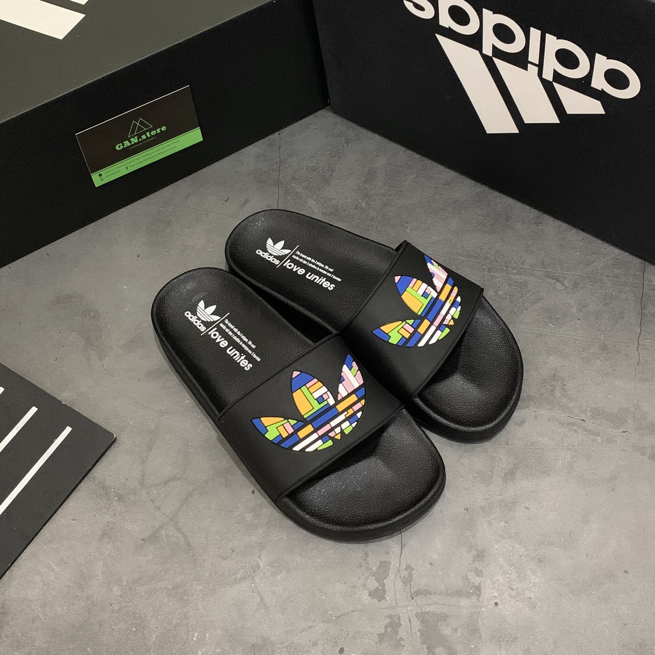 Dép Adidas Bánh Mì Đen Adilette nữ - Full hộp đựng - Hcm